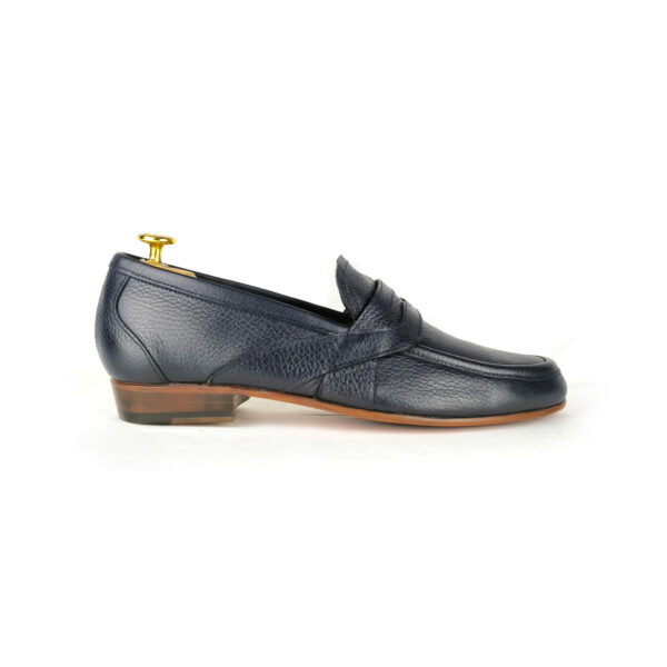 Mocasines con bordón y antifaz azules