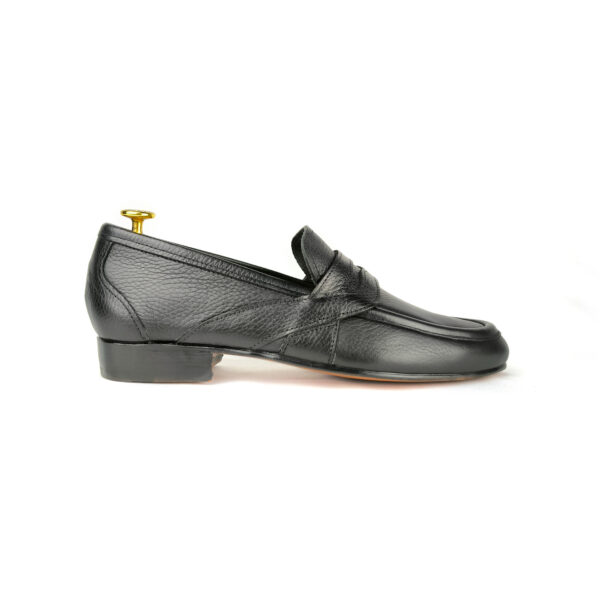 Mocasines con bordón y antifaz negros
