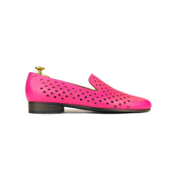 Mocasines enterizos calados rosas