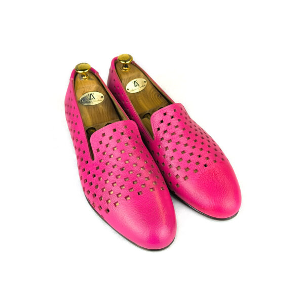 Mocasines enterizos calados rosas - Imagen 2